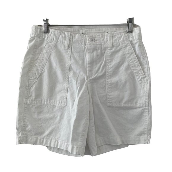 GAP Pants - Gap Girlfriend Chino Shorts Bermuda White Size 2 Inseam 6